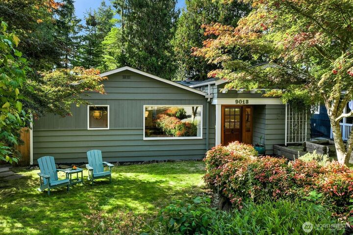Property Photo:  9013  25th Avenue NE  WA 98115 
