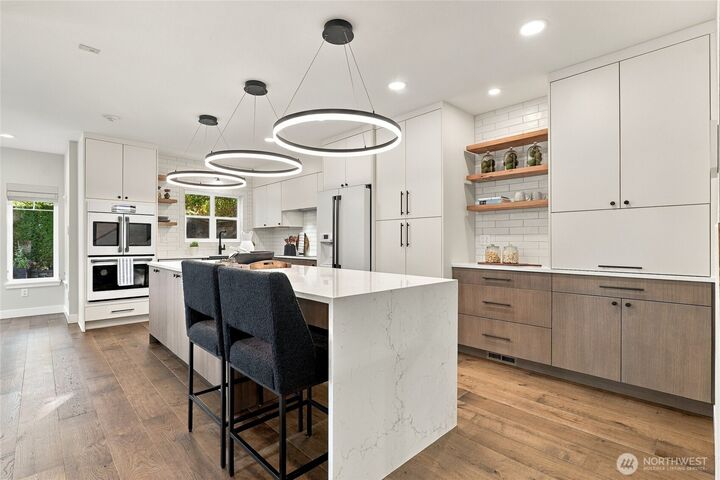 Property Photo:  9234  159th Place NE 102  WA 98052 