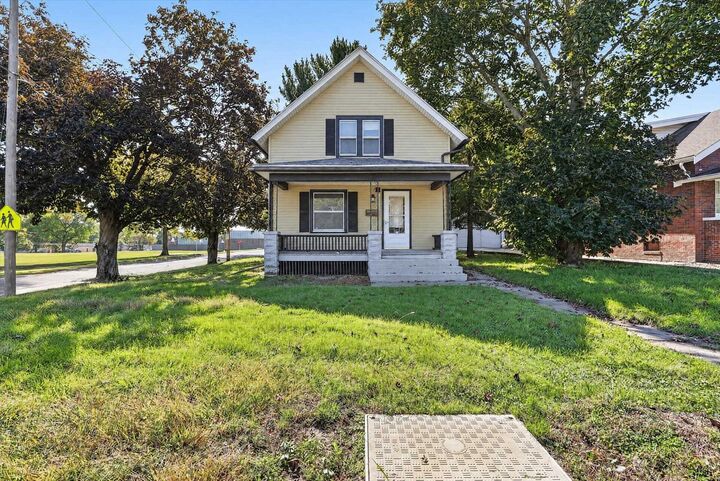 Property Photo: 1304 Montague Street IL 61102