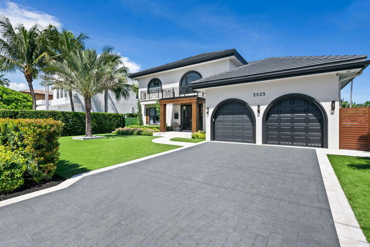 Property Photo:  2525 Sea Island Drive  FL 33301 