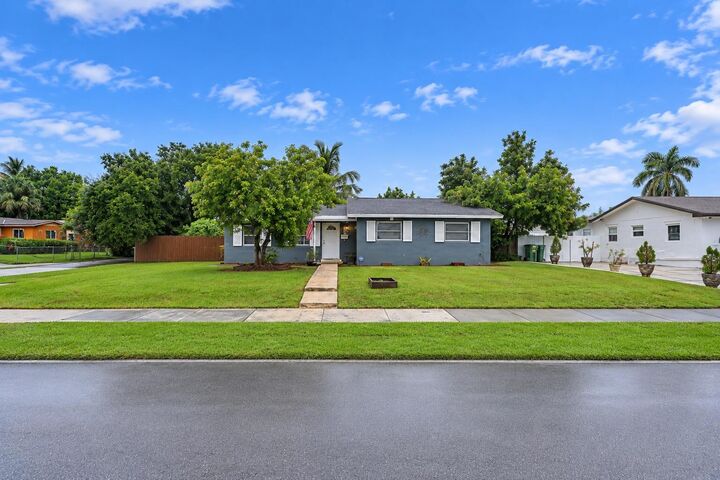 Property Photo:  465 NW 16th Street  FL 33030 