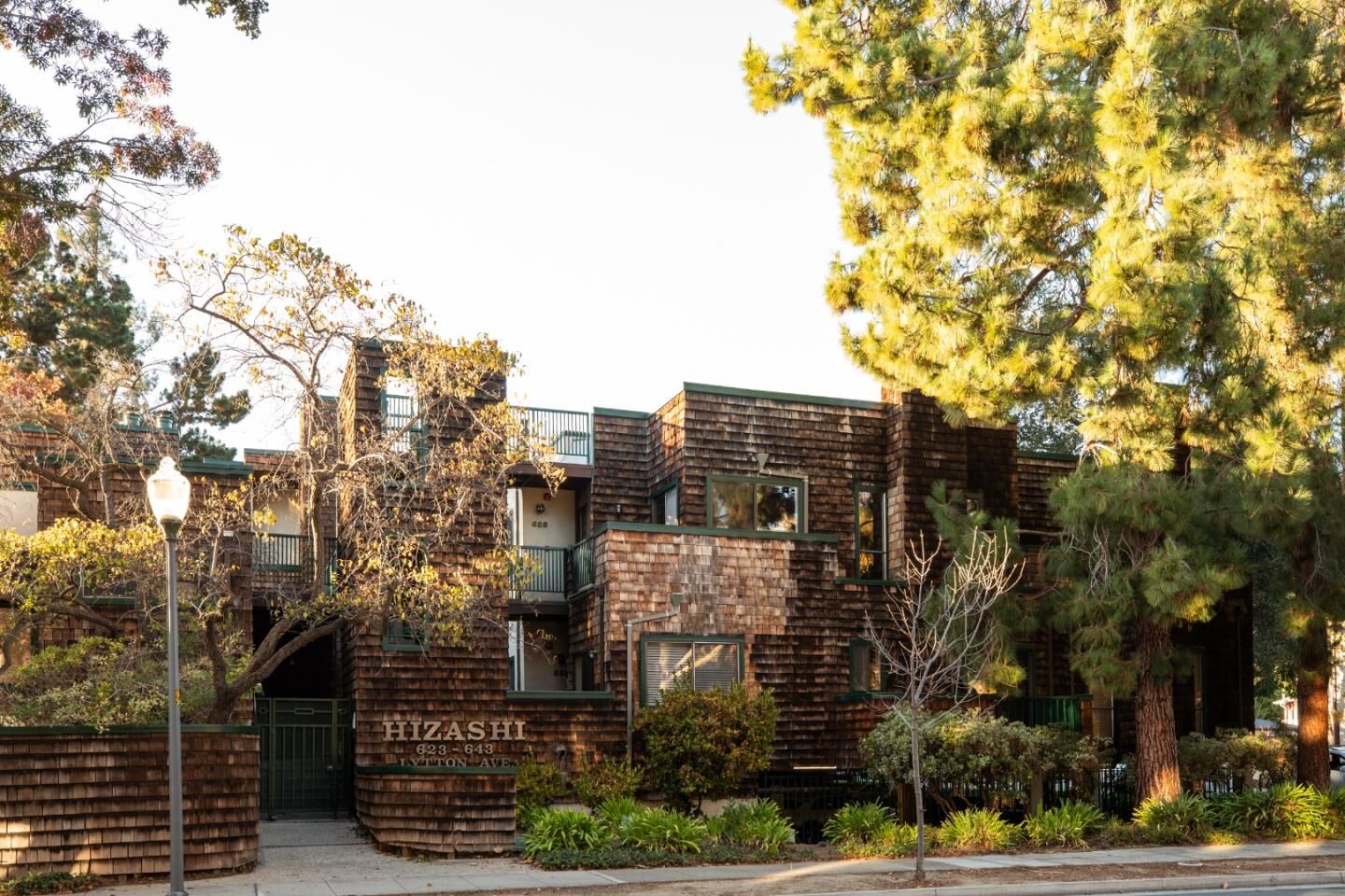 Property Photo:  633 Lytton Avenue 5  CA 94301 