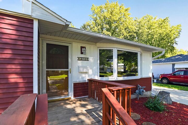 Property Photo: 3710 Sussex Lane WI 53714