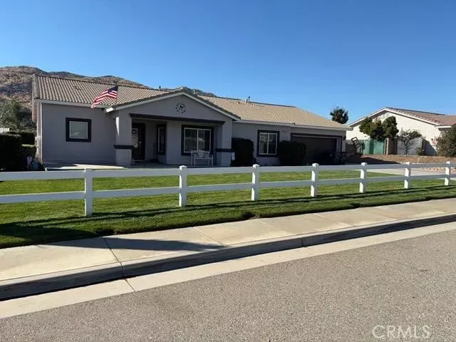 Property Photo: 1424 Charles St CA 92220
