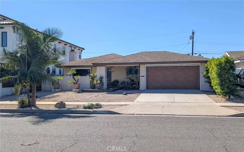 Property Photo:  22181 Malibu Lane  CA 92646 