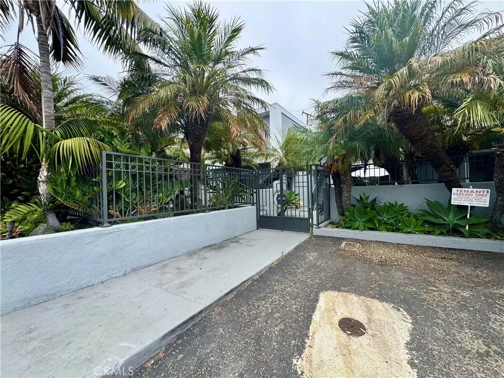Property Photo:  970 Glenneyre Street A  CA 92651 