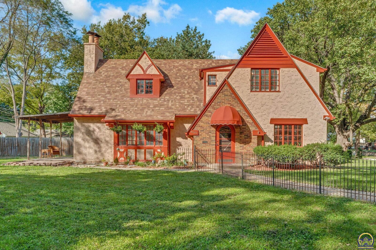 Property Photo:  1400 SW 3rd St  KS 66606 