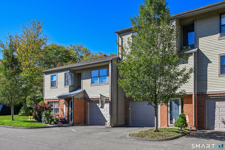 Property Photo:  22 Metacomet Drive  CT 06450 