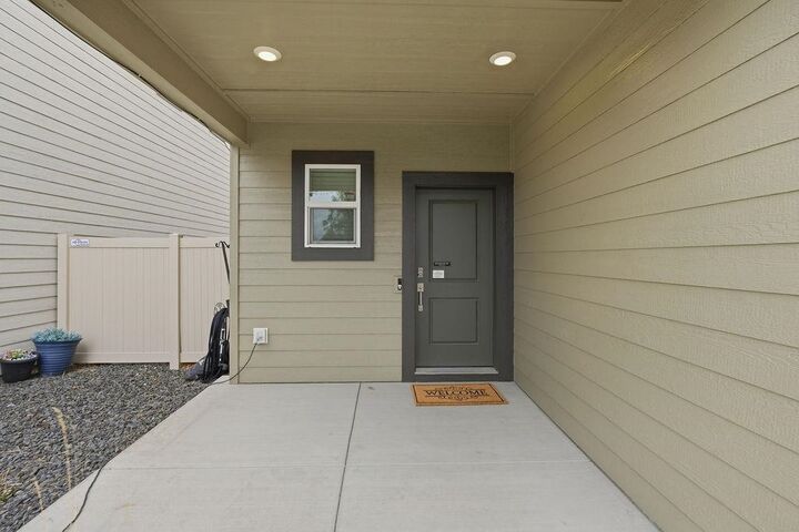 Property Photo:  3717 S Clinton Rd  WA 99206 