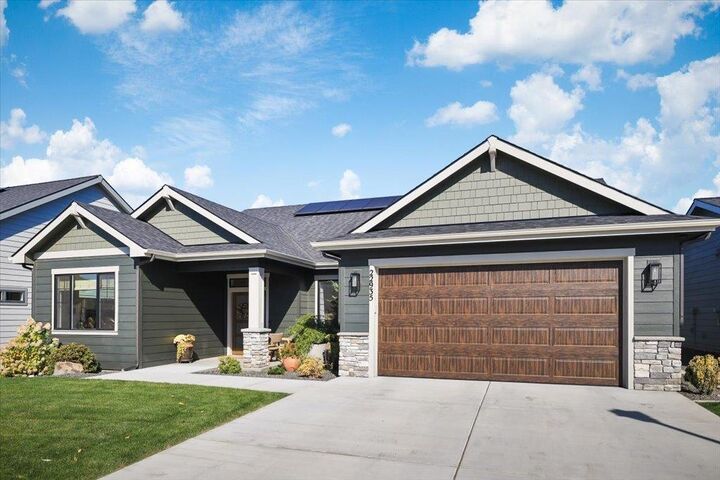 Property Photo: 22935 E Edgewater Ln WA 99019