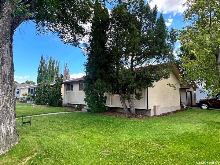 Property Photo: 2145 37th Street W SK S7L 4E6