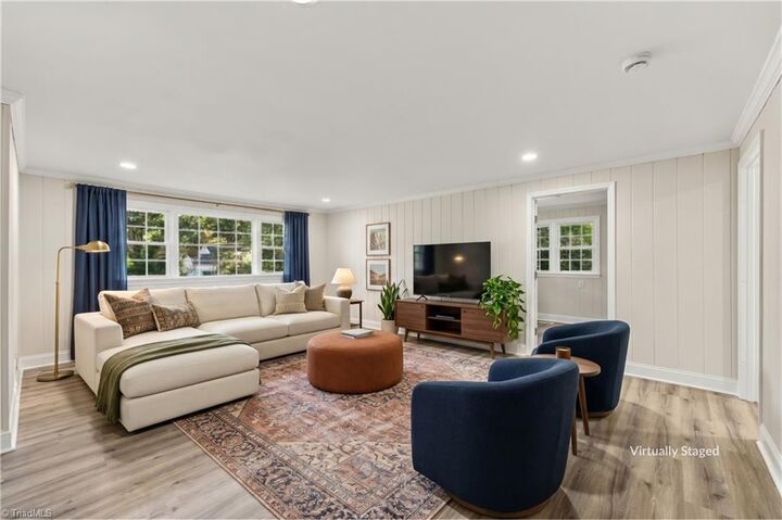 Property Photo: 1400 Oak Street NC 27403