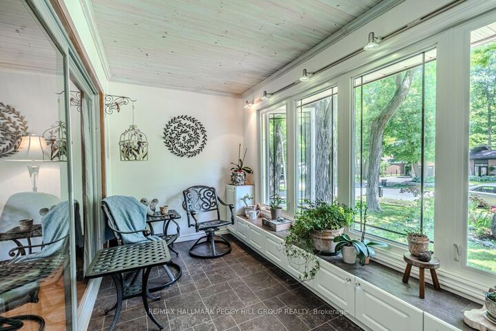 Photo de la propriété: 828 Dominion Avenue ON L4R 1S7
