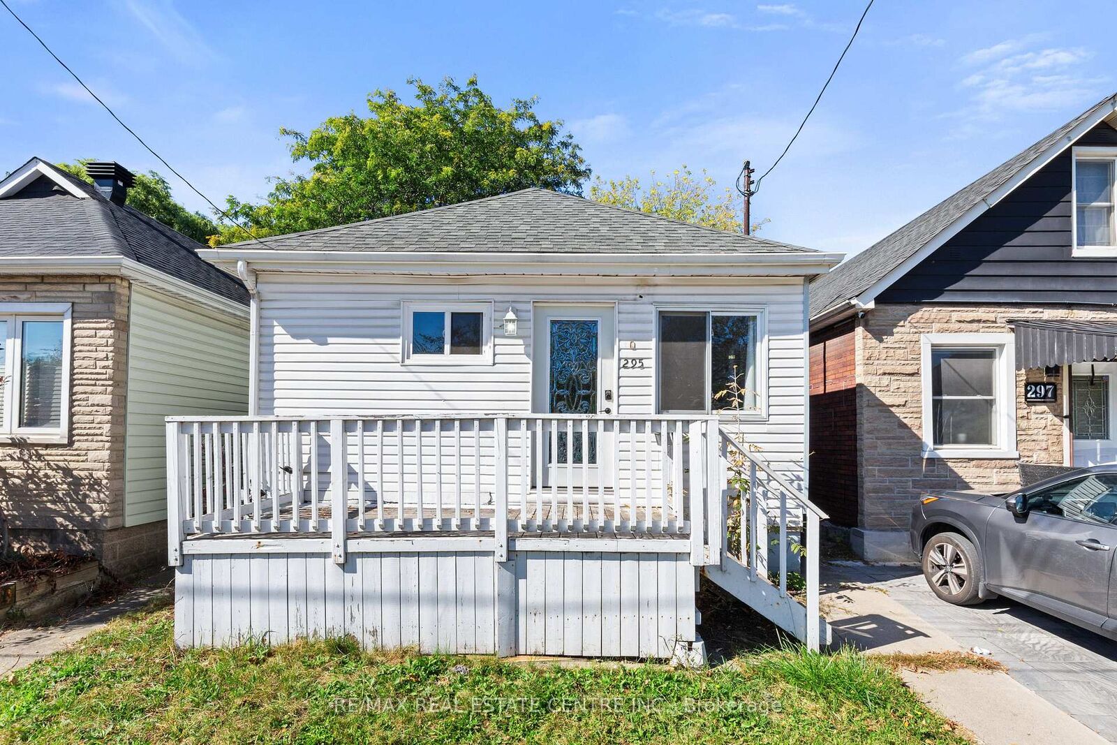 Property Photo:  295 Strathearn Avenue  ON L8H 5K8 