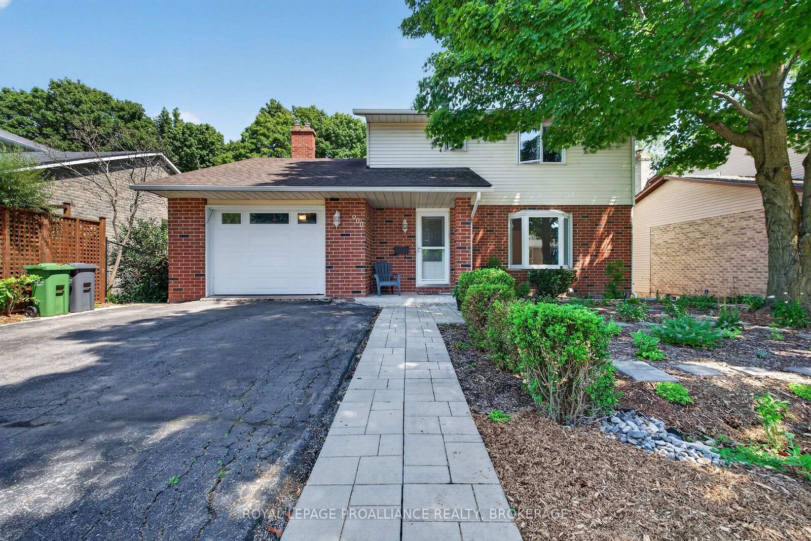 Property Photo: 900 Nottinghill Avenue ON K7P 2B4