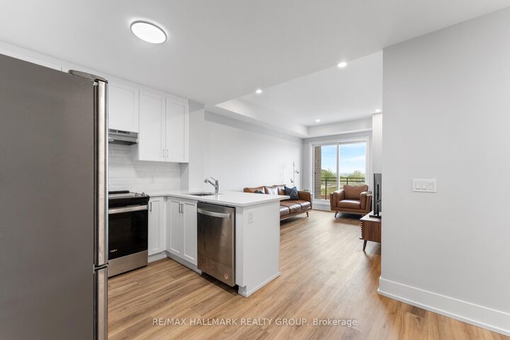 Property Photo:  1350 Hemlock Road 411  ON K1K 5C2 