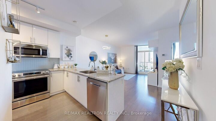 Property Photo:  70 Forest Manor Road 317  ON M2J 0A9 