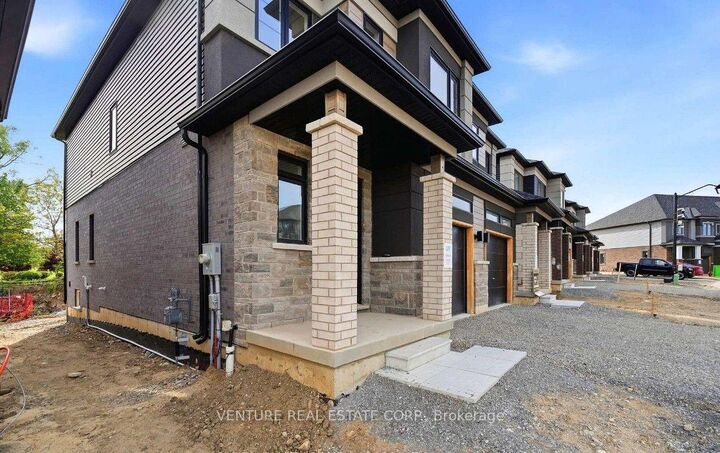 Property Photo:  660 Colborne Street W 83  ON N3T 0L8 
