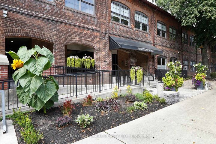 Property Photo:  1100 Lansdowne Avenue 314  ON M6H 4K1 