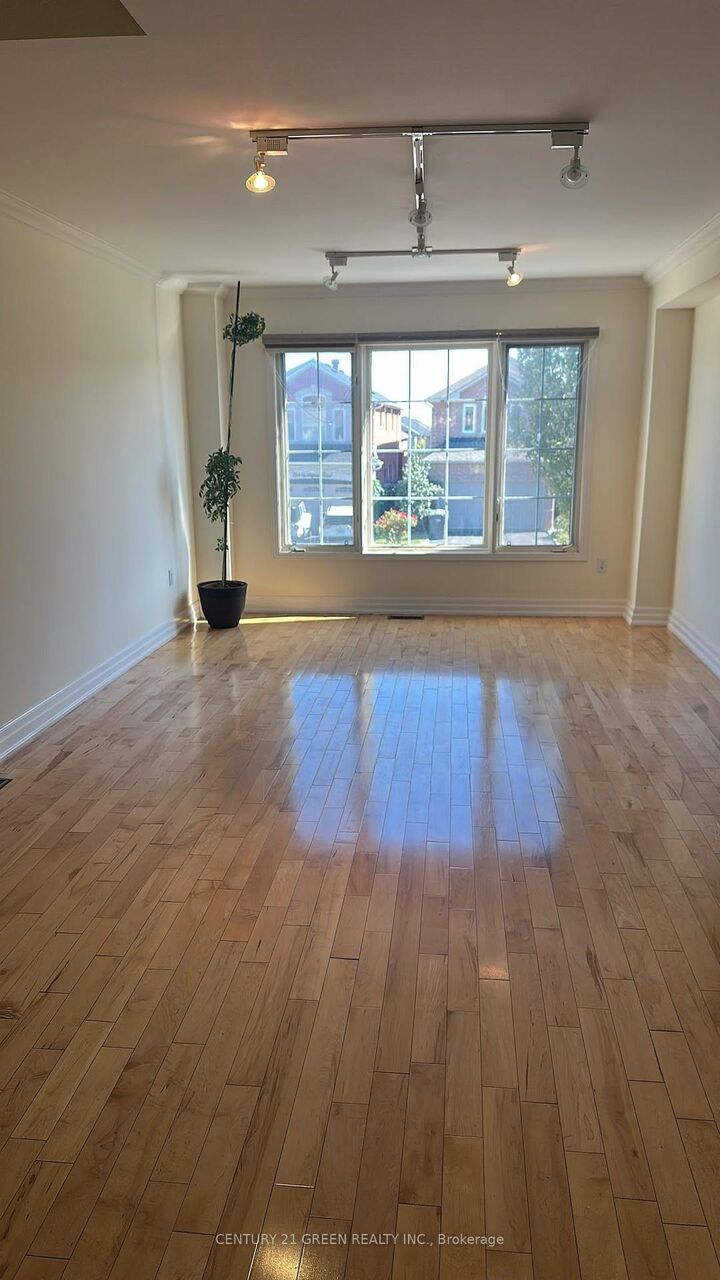 Property Photo:  507 Wildgrass Road  ON L5B 4H8 
