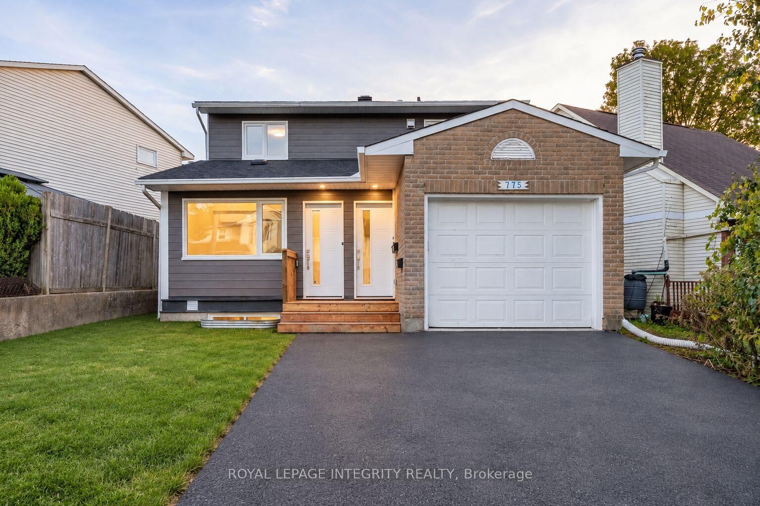 Property Photo:  775 Kingfisher Crescent B  ON K1E 2L5 