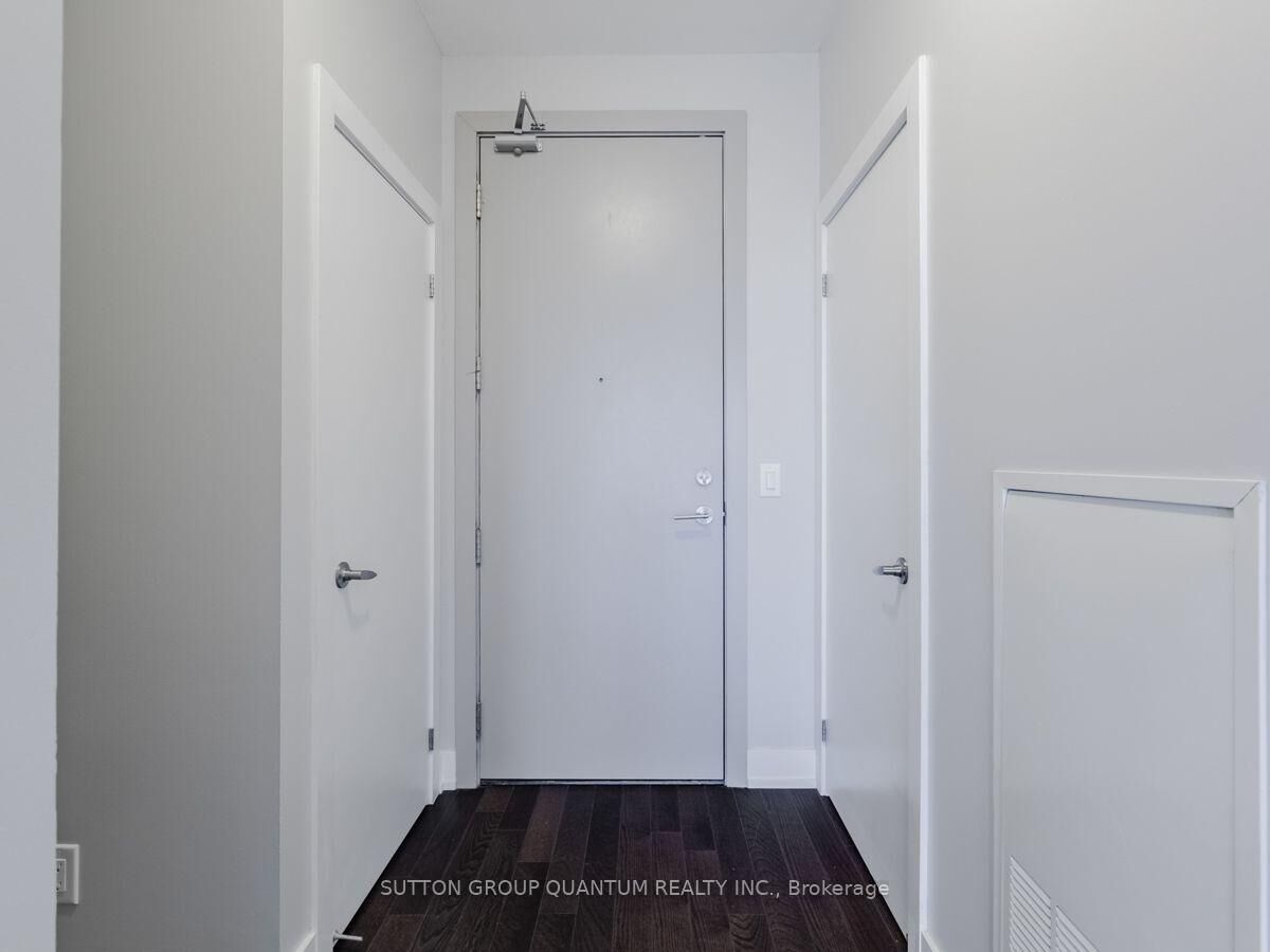 Property Photo: 1638 Bloor Street W 801 ON M6P 0A6