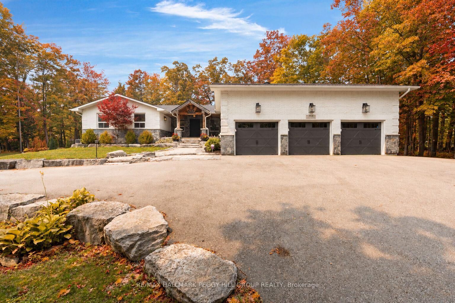 Property Photo:  1814 Quantz Crescent  ON L9S 1X2 