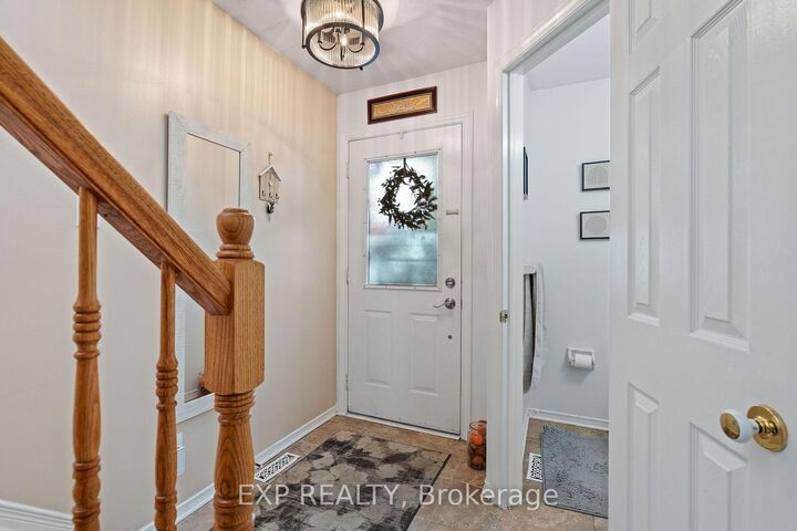 Photo de la propriété:  122 Markland Crescent  ON K2G 5Z7 