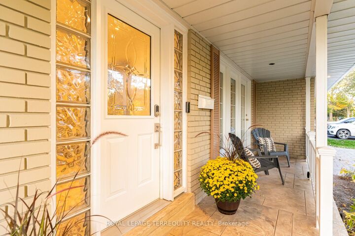 Photo de la propriété: 258 Guildwood Parkway ON M1E 1P8