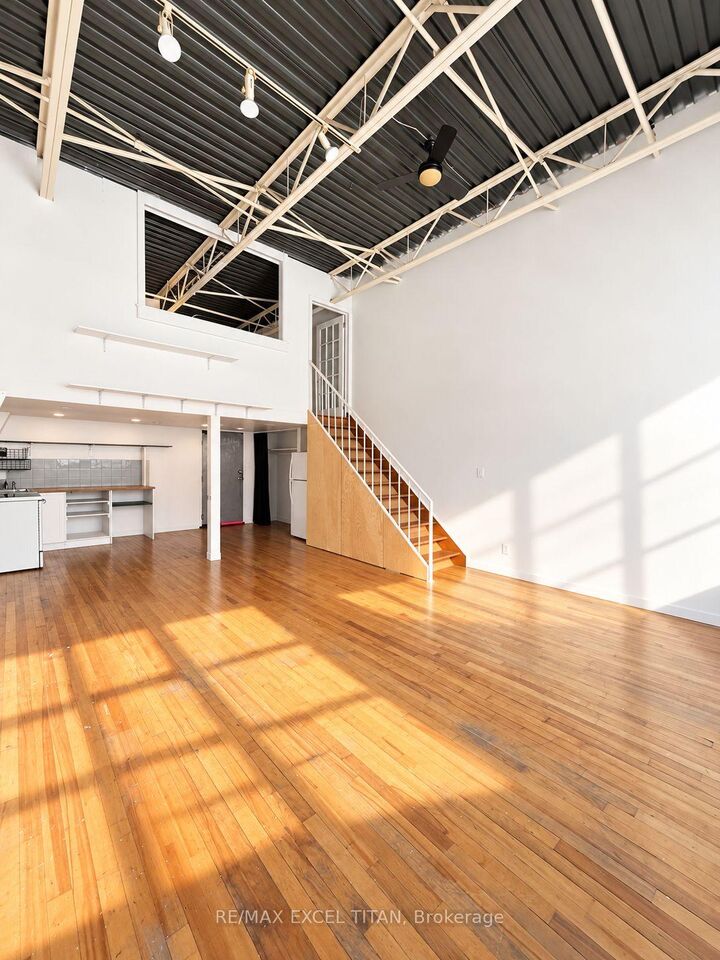 Property Photo:  227 Sterling Road E 213  ON M6P 3L4 
