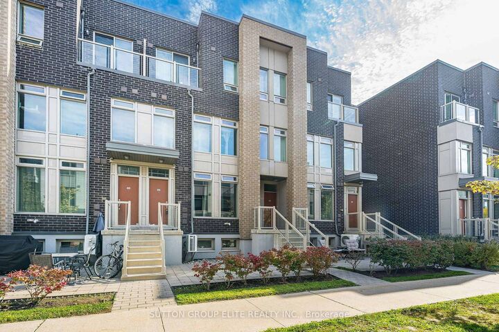 Property Photo:  19 Applewood Lane 36  ON M9C 0C1 