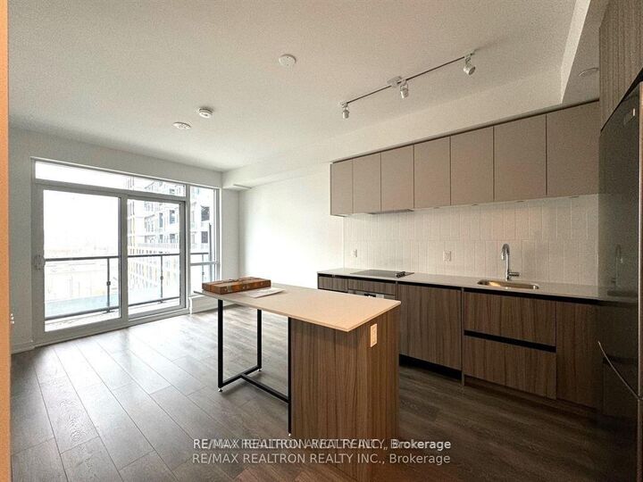 Property Photo:  7950 Bathurst Street 525  ON L4J 0L4 