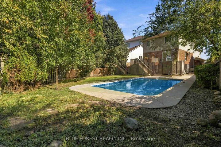Property Photo:  763 Redoak Place  ON N6H 5R8 