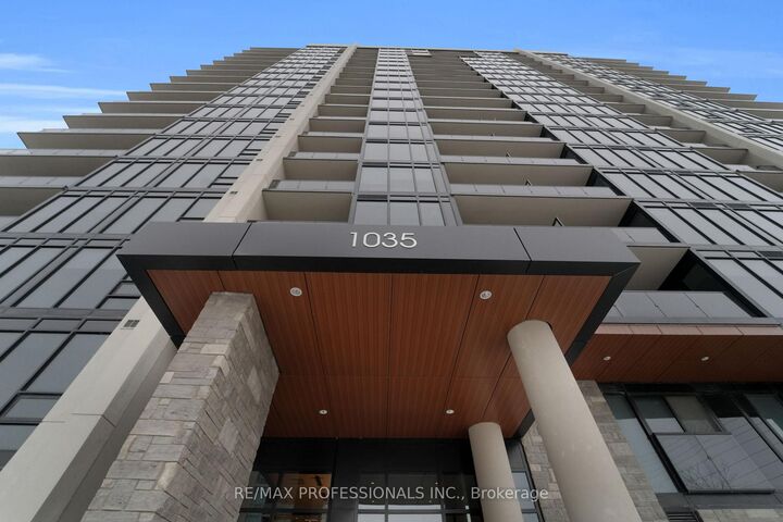 Property Photo:  1035 Southdown Road 1402  ON L5J 0A2 