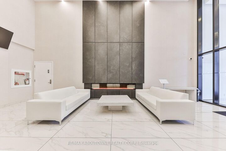 Property Photo:  15 Queen Street 1806  ON L8P 3R6 