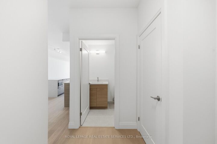 Property Photo: 26 Mill Street 402 ON L7G 0P9