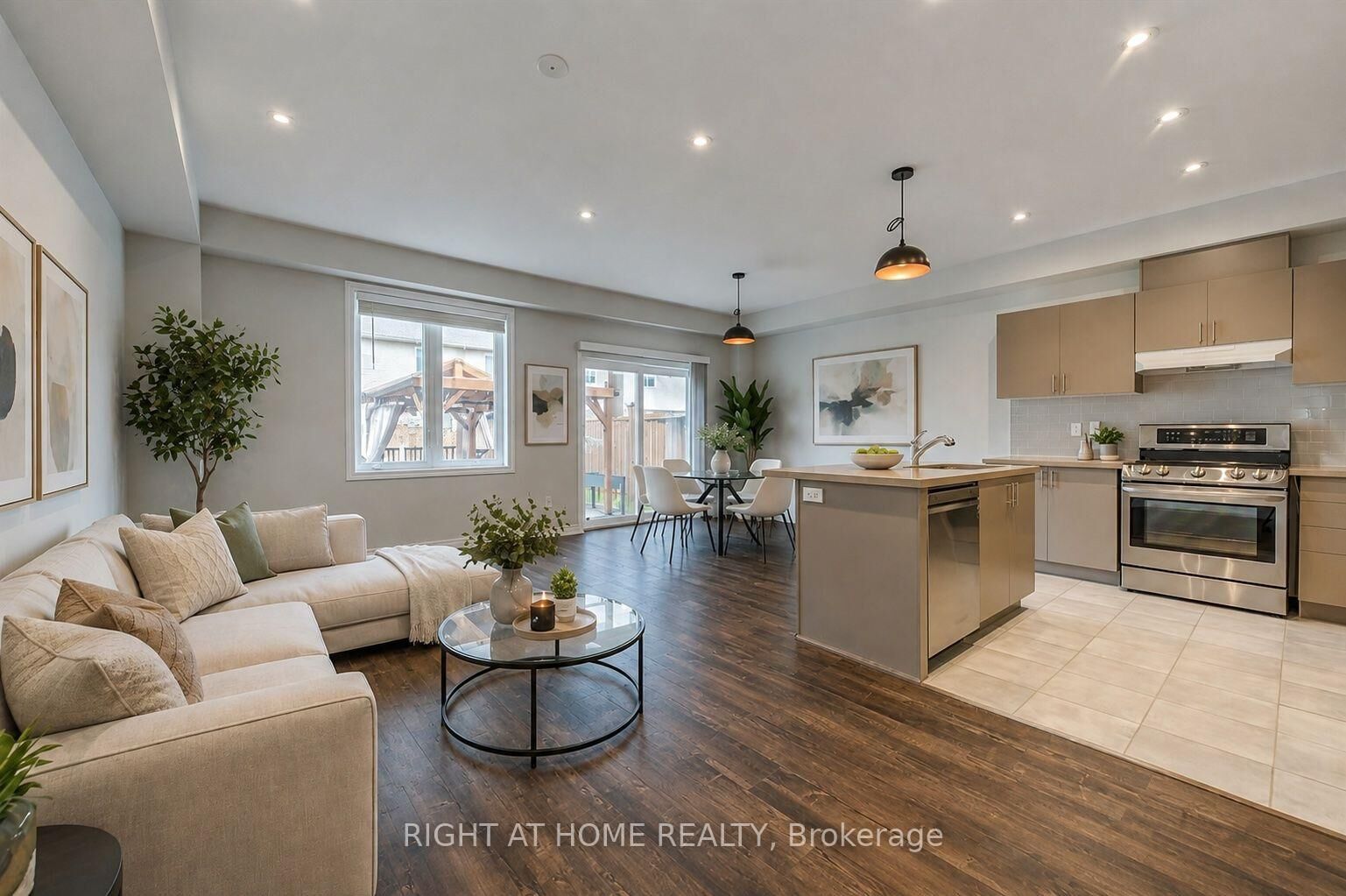 Property Photo:  105 Sonoma Lane  ON L8E 0J8 