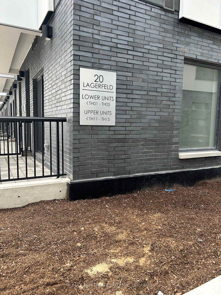 Photo de la propriété:  20 Lagerfeld Drive 15  ON L7A 5L4 
