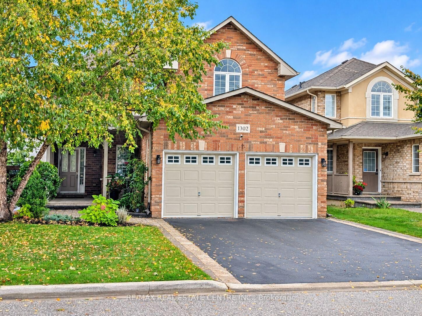 Property Photo:  1302 Renfield Drive  ON L7M 4Z3 