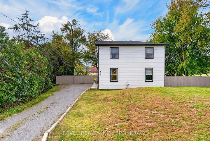 Property Photo:  637 Collins Bay Road  ON K7M 5G7 