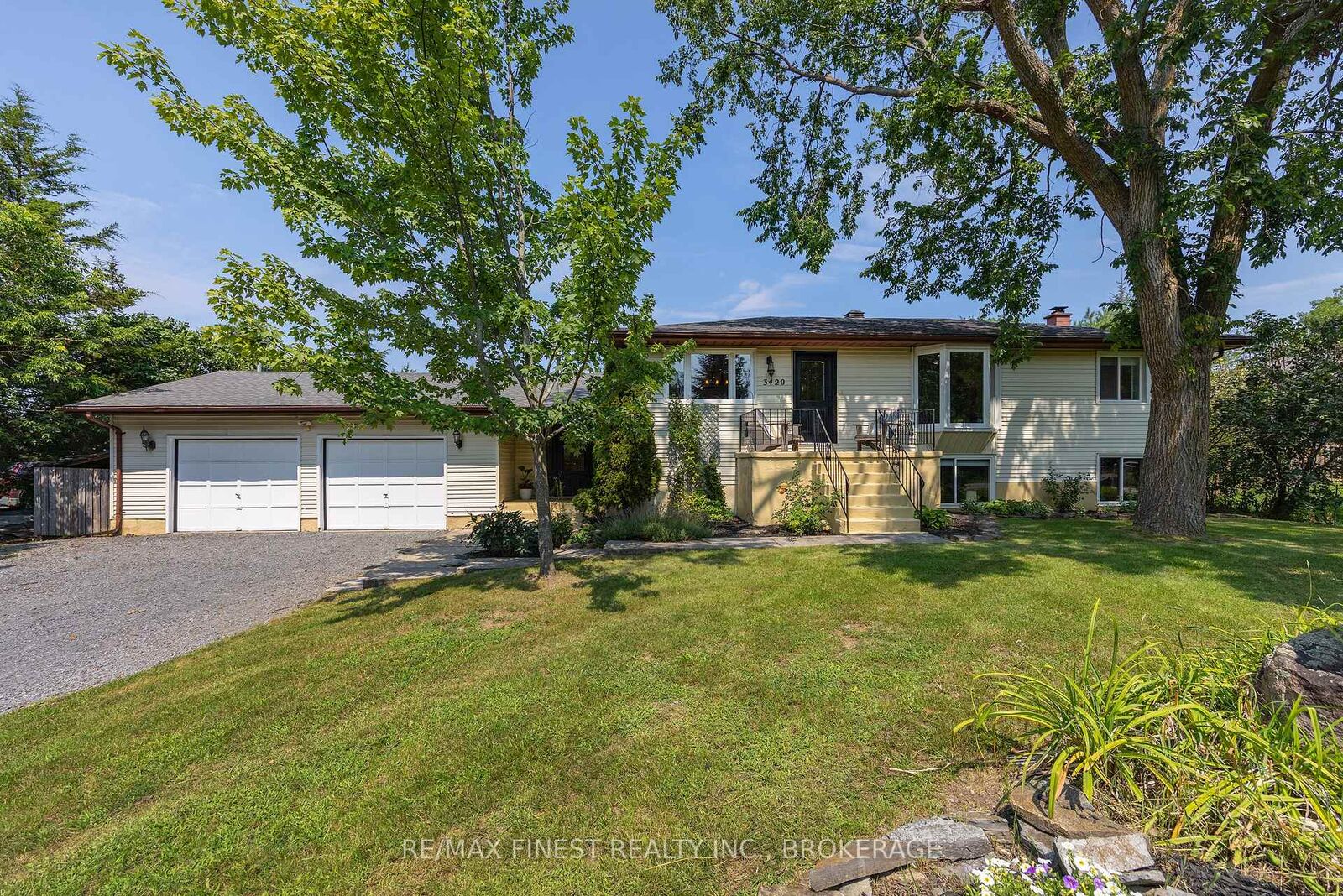 Property Photo:  3420 Round Lake Road  ON K0H 1X0 
