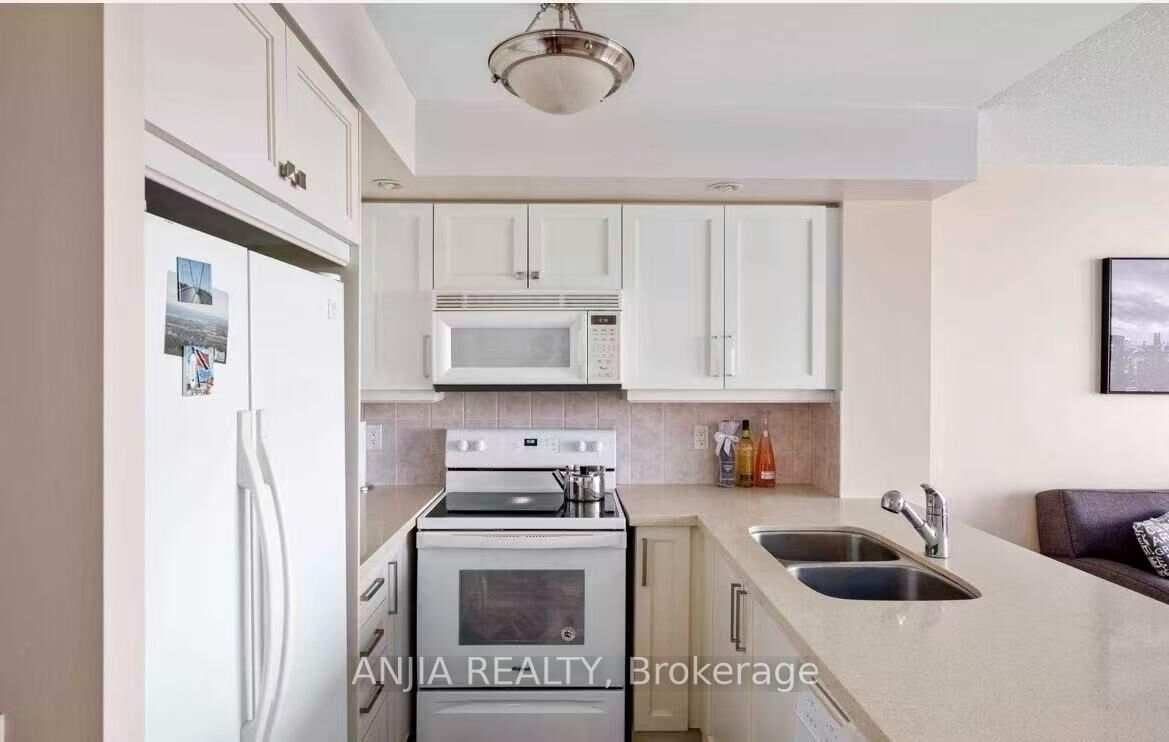 Property Photo: 5 Northtown Way 903 ON M2N 7A1