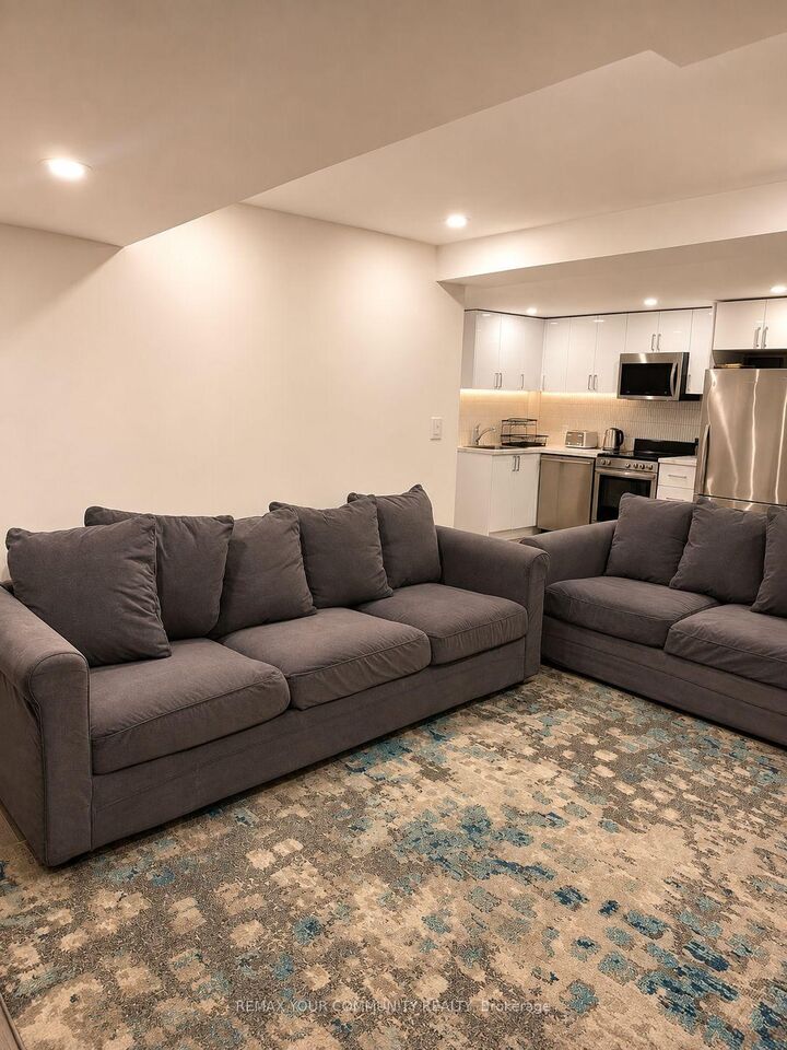 Property Photo:  243 Orchard Heights Boulevard  ON L4G 5A2 