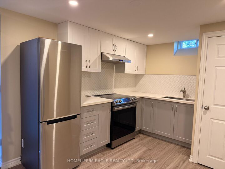 Property Photo:  18 Burnley Place  ON L6Z 2T9 