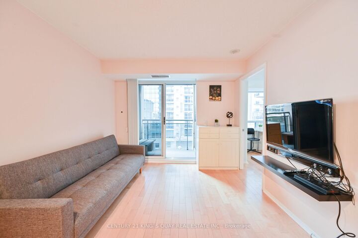 Property Photo:  155 Beecroft Road 612  ON M2N 7C6 