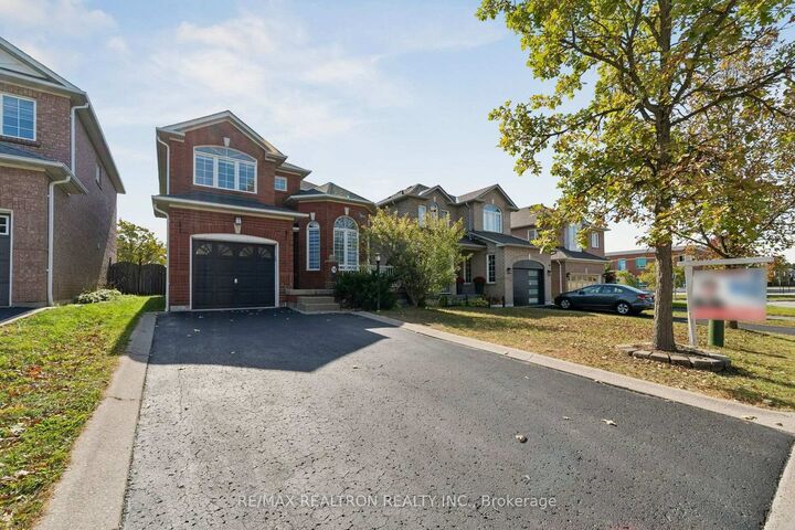 Property Photo: 58 Lurosa Crescent ON L1R 3A9