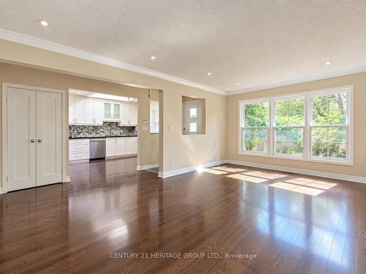 Property Photo:  130 Grandview Avenue  ON L3T 1H6 