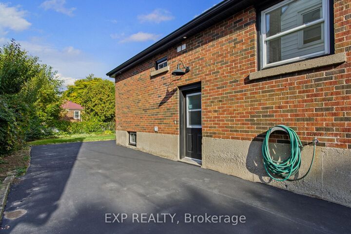 Property Photo:  156 E36th Street Lower  ON L8V 3Z4 
