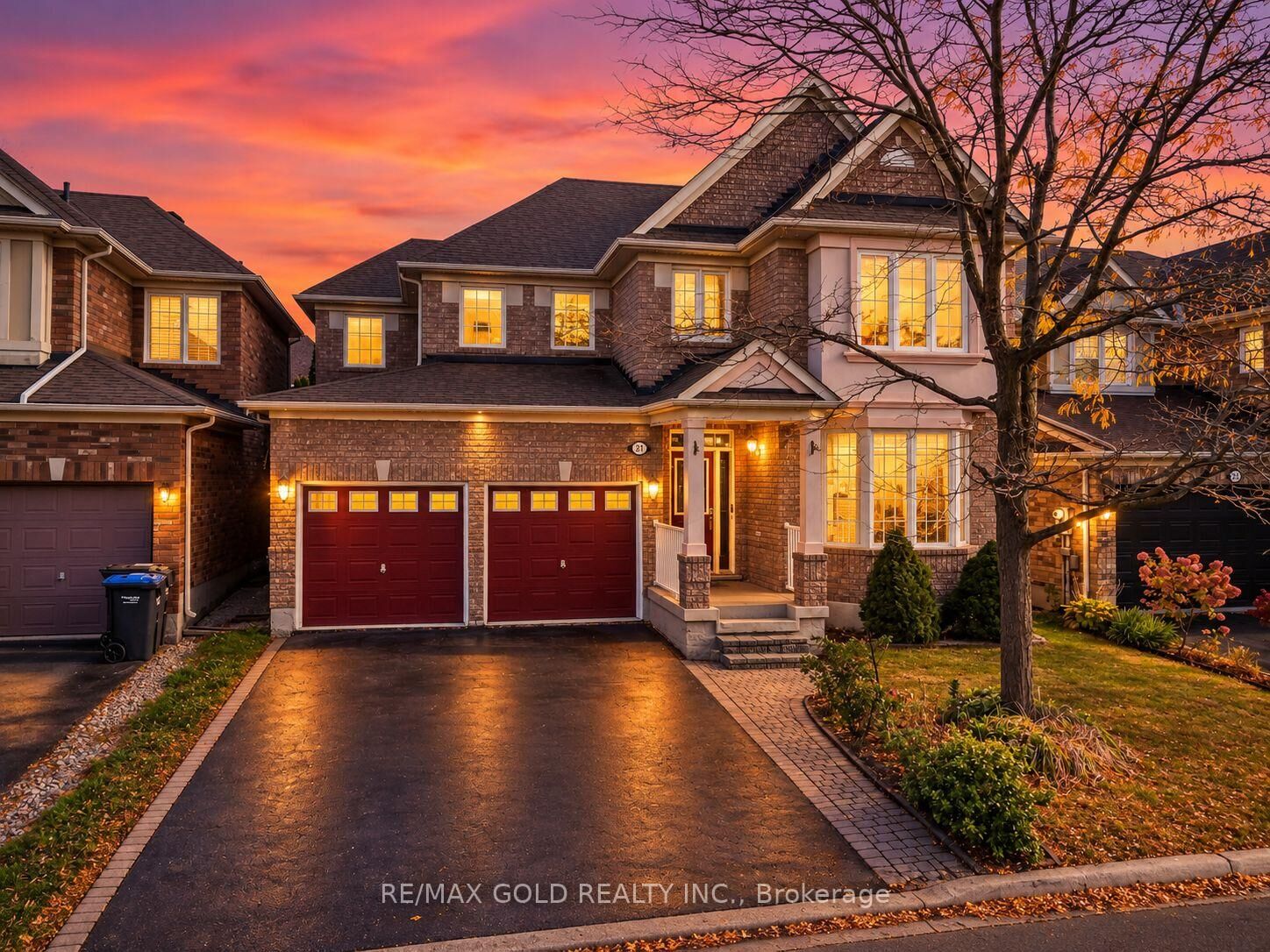 Property Photo: 21 Mistybrook Crescent ON L7A 2S8