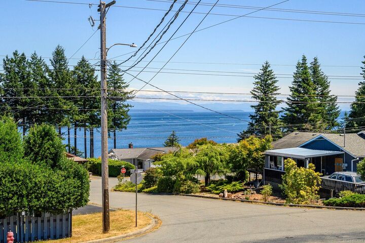 Property Photo:  896 Galerno Rd #A/B  BC V9W 5J4 